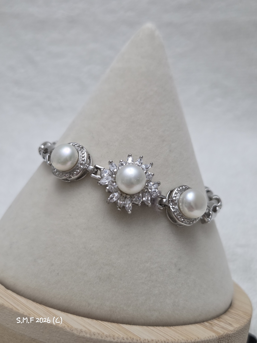 Classic White Cultured Freshwater Pearl & Natural Crystal Quartz Bracelet